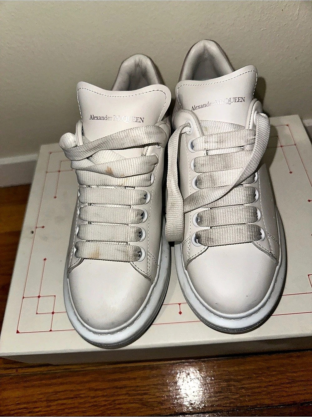 Alexander McQueen Oversized Sneaker White & Pink